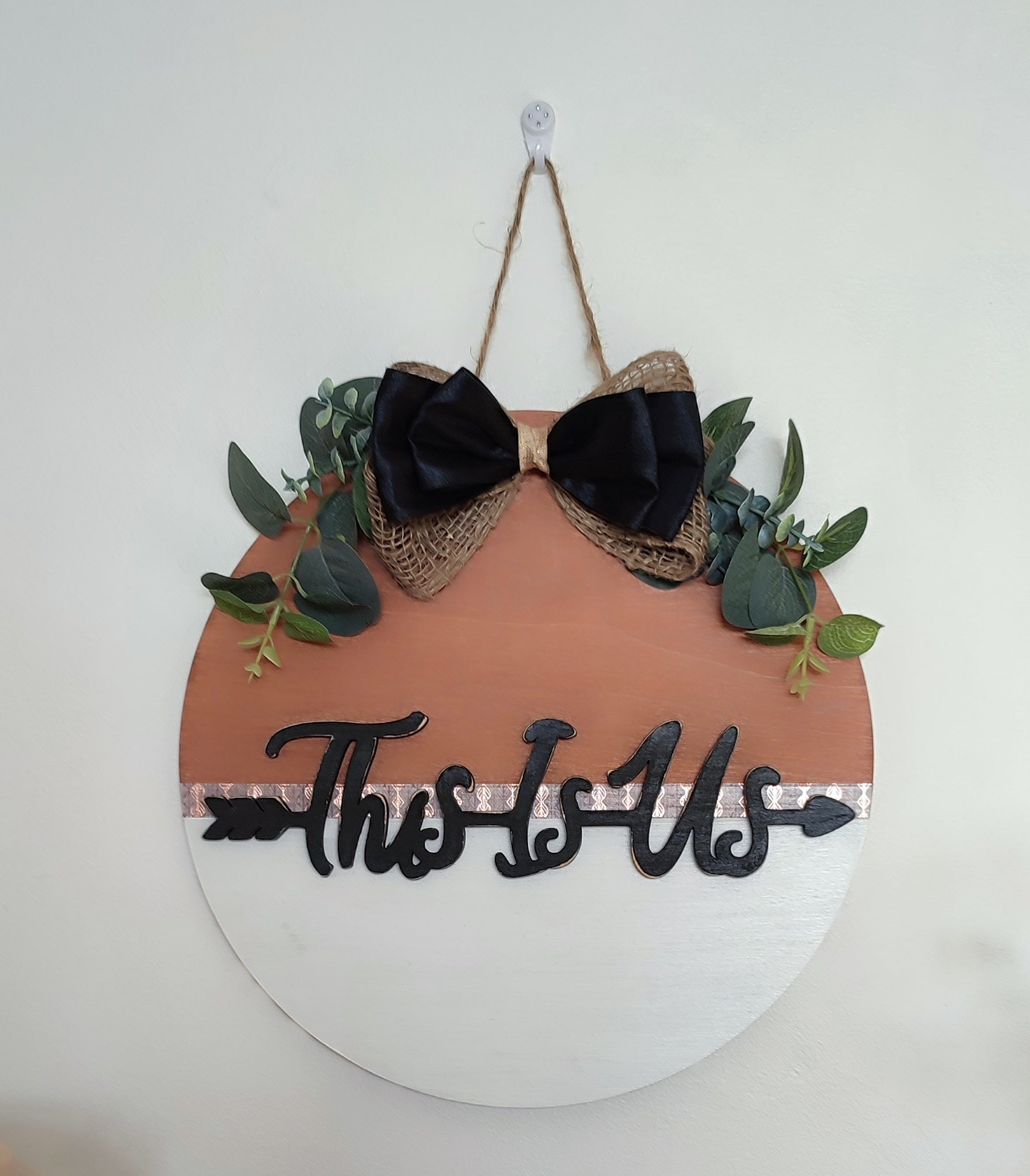 Decoración de pared redonda de madera "Estos somos nosotros"