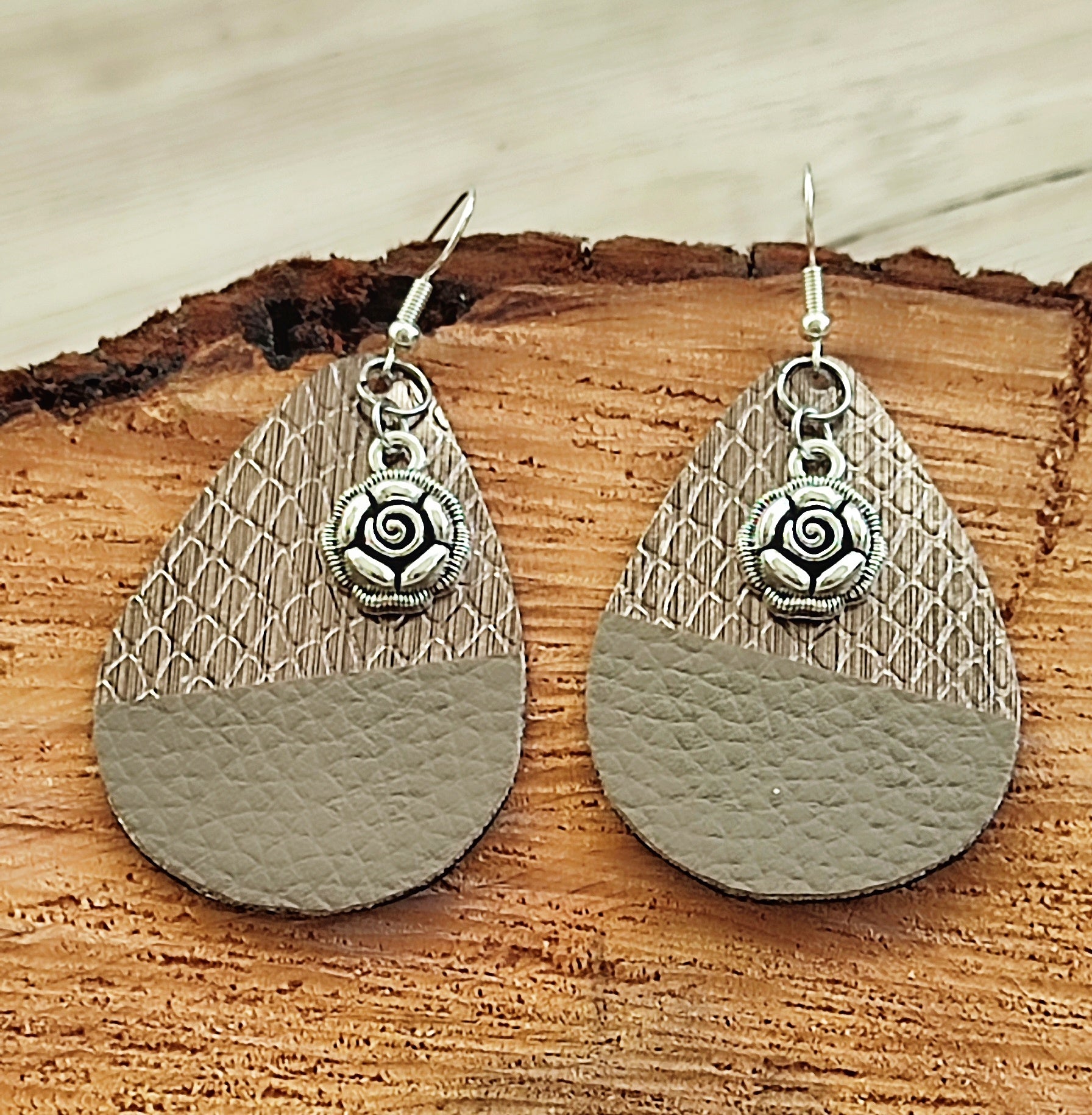Pendientes “drop” de imitación y PVC