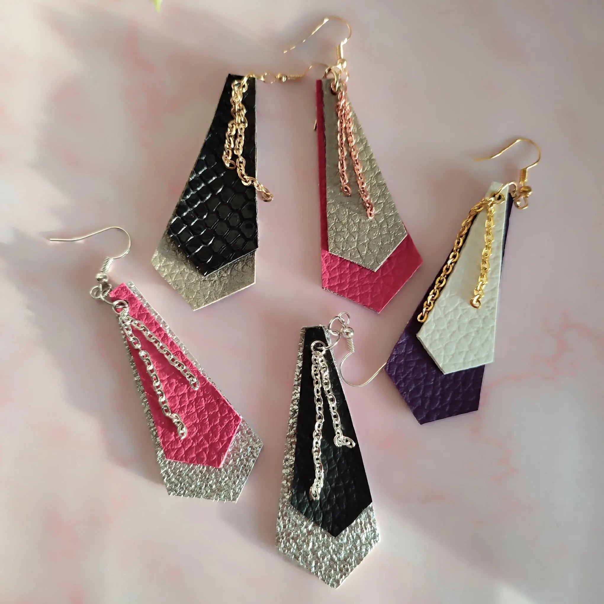 Boucles d’oreilles "Rock"– simili cuir et chaînes Nos p'tits Bonheurs