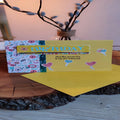 Carte d’anniversaire colorée – Jaune & motifs fleuris Nos p'tits Bonheurs