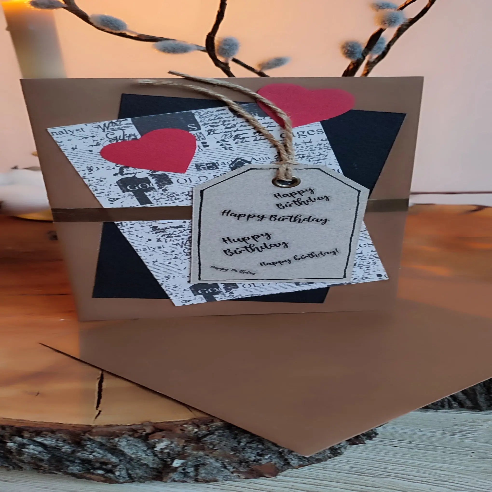 Carte d’anniversaire kraft & cœurs – Style moderne Nos p'tits Bonheurs