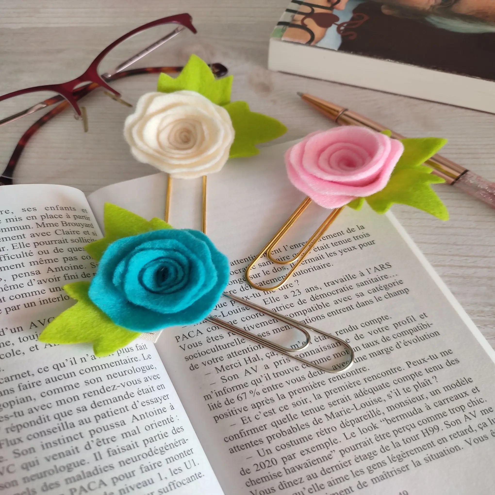 Marque-page fleur en feutrine Nos p'tits Bonheurs